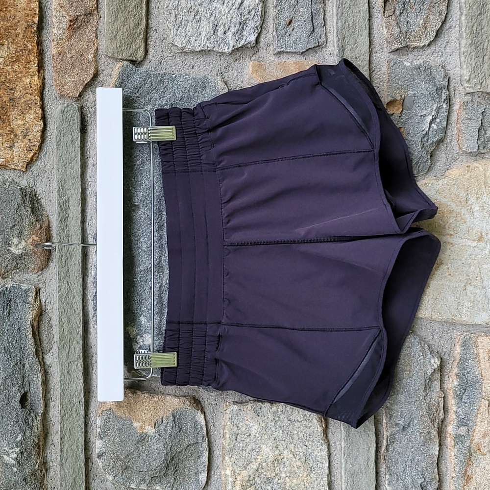 Hotty Hot high rise 2 5" Lululemon  shorts